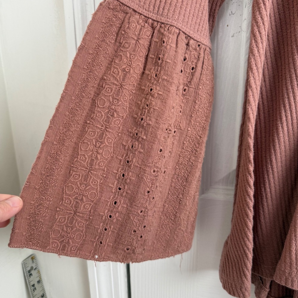 Free People Eyelet Lace Bell Sleeve Top S Mauve Pink Boho Cottagecore Ribbed - Picture 3 of 9